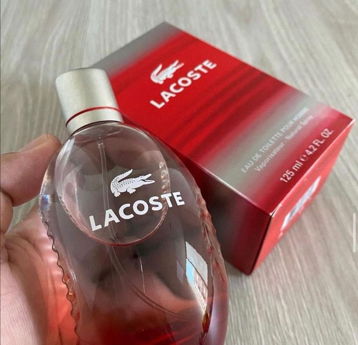 Lacoste Red: El Aroma de la Juventud Dinámica